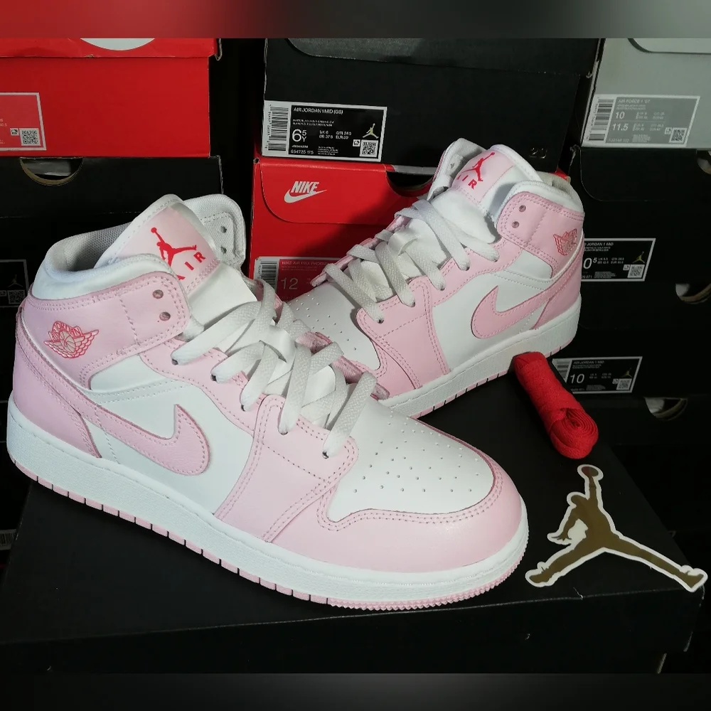 AIR JORDAN 1 MID "VALENTINES DAY" WOMEN'S US SIZE 8 BRAND NEW IN BOX - Picture 2 of 16